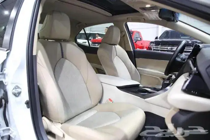 تويوتا كامري GLE فل كامل فتحة سقف هايبرد موديل 2024 11