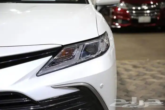 تويوتا كامري GLE فل كامل فتحة سقف هايبرد موديل 2024 6