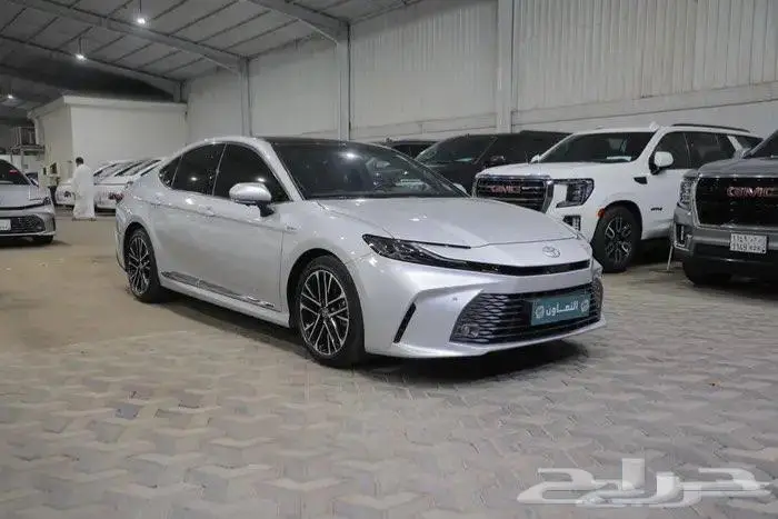 تويوتا كامري فل كامل لومير بانوراما جلد هايبرد موديل 2025 0