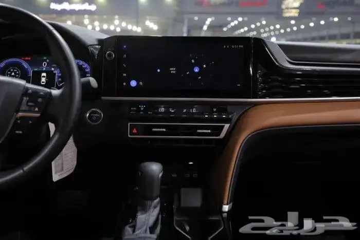 تويوتا كامري فل كامل لومير بانوراما جلد هايبرد موديل 2025 10