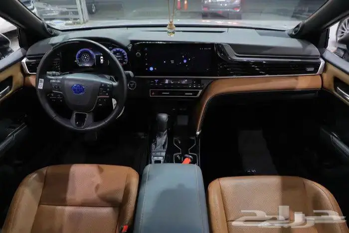 تويوتا كامري فل كامل لومير بانوراما جلد هايبرد موديل 2025 9