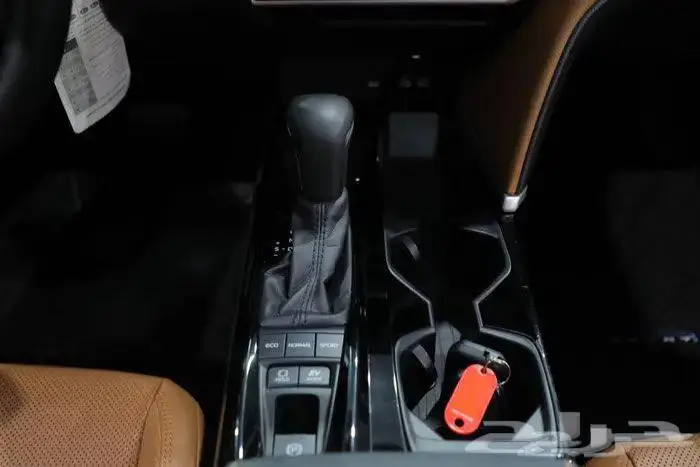 تويوتا كامري فل كامل لومير بانوراما جلد هايبرد موديل 2025 16