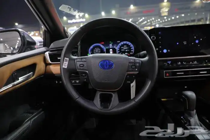 تويوتا كامري فل كامل لومير بانوراما جلد هايبرد موديل 2025 15