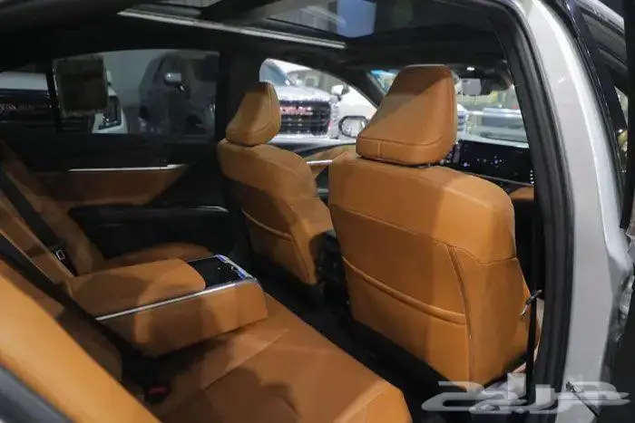 تويوتا كامري فل كامل لومير بانوراما جلد هايبرد موديل 2025 14