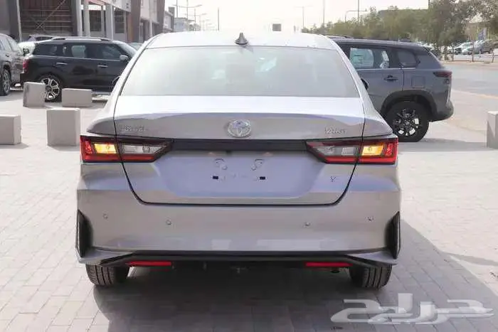 تويوتا ياريس استندر 4