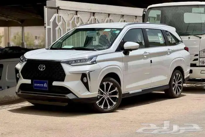 تويوتا فيلوز GLX 2025 بالنقد والتقسيط 2