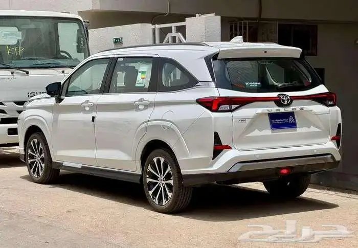 تويوتا فيلوز GLX 2025 بالنقد والتقسيط 4
