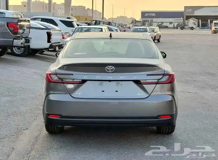 تويوتا كامري LE هايبرد موديل 2025 3