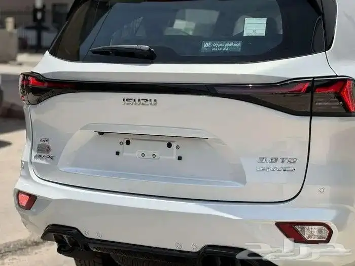 ايسوزو MUX 2025 5