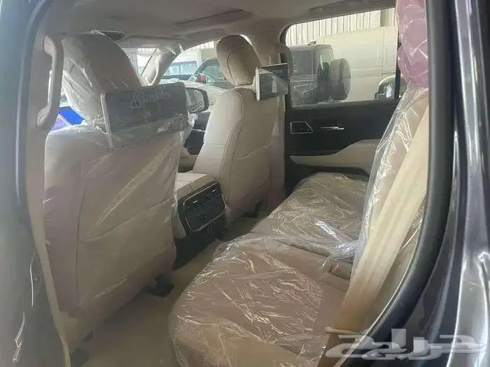 لاندكروزر S جكسار L5 بنزين 2025 - خليجي - رمادي 7