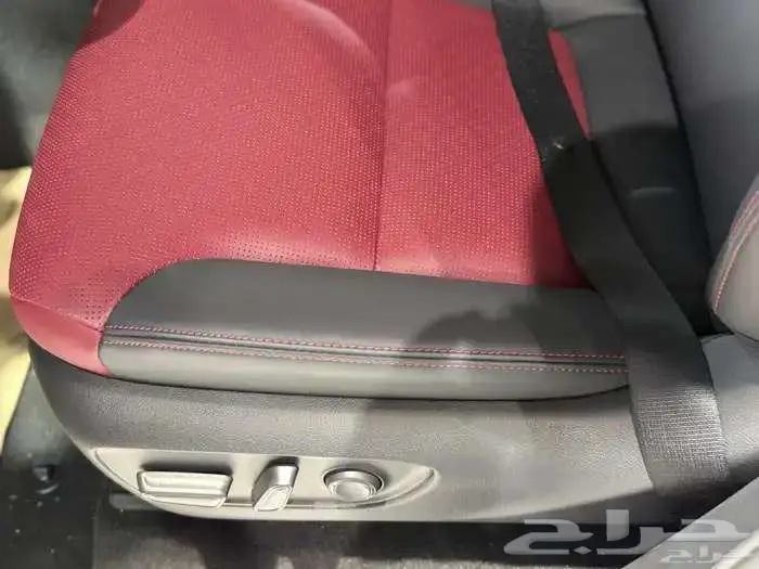 تويوتا لاندكروزر GR بريمي فل كامل 2025 بنزين 12