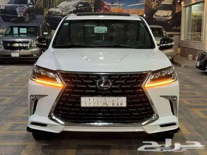 للبيع لكزس 2021 LX 570 سبورت سعودي عداد قليل 1