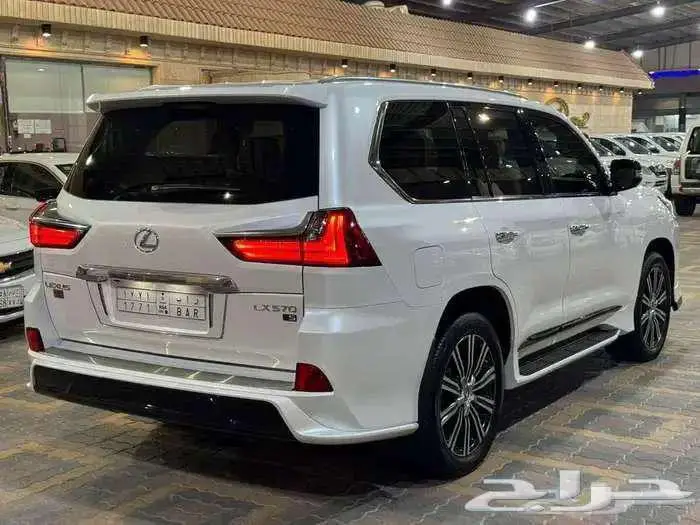 للبيع لكزس 2021 LX 570 سبورت سعودي عداد قليل 13