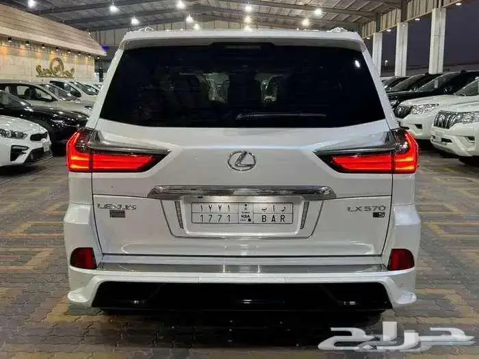 للبيع لكزس 2021 LX 570 سبورت سعودي عداد قليل 15