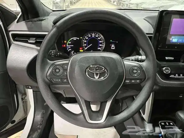 كورولا كروس LE ستاندر 2025 9