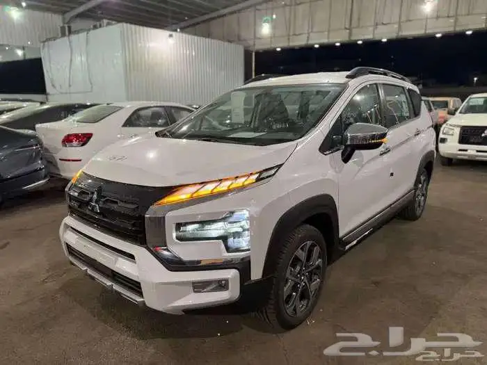 ميتسوبشي اكسباندر كروس بريميم 2025 3