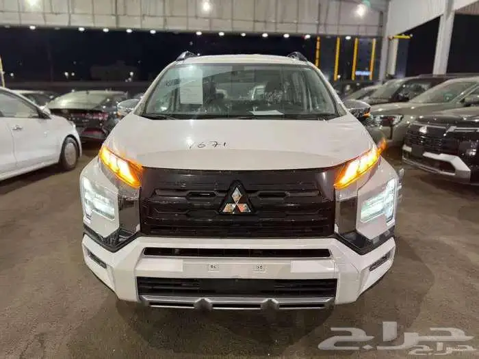 ميتسوبشي اكسباندر كروس بريميم 2025 4