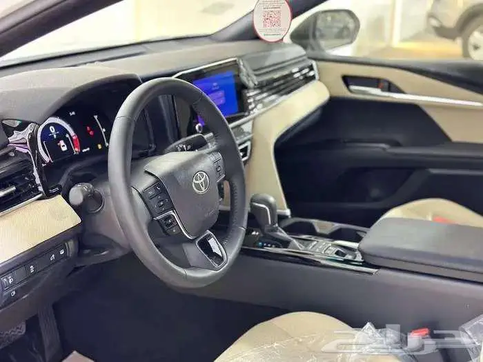 تويوتا كامرى le هايبرد موديل 2025 5