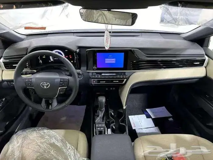 تويوتا كامرى le هايبرد موديل 2025 13