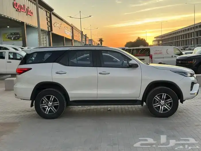 تويوتا فورتشنر 6 سلندر VX 2022 8