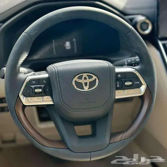 تويوتا لاندكروزر 5