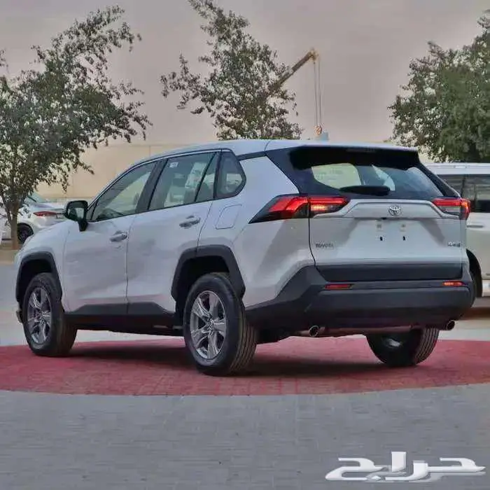 تويوتا راف فور ستاندر بدون دبل 2025 5