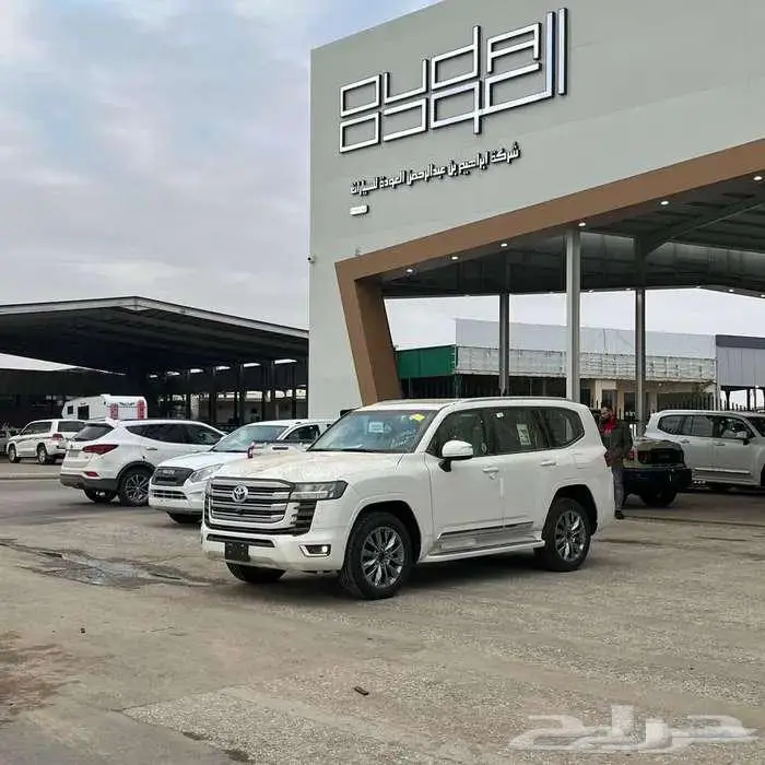 تويوتا جي اكس ار 4 بنزين2025 0