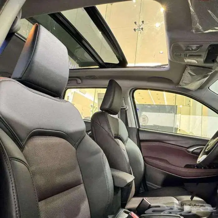 تويوتا اوربان فل كامل 2025-82.500 سعودي 5