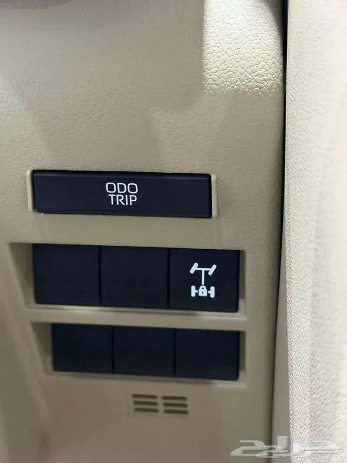 لاندكروزر جي اكس ار L5 خليجي بنزين رادار 2025 8