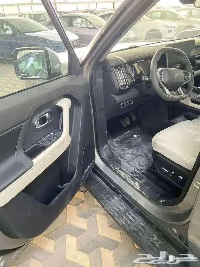 جيتور T1 لاكجري فل موديل 2025 8