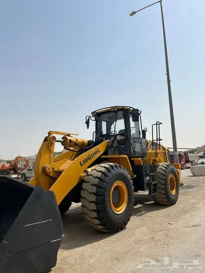 شيول لونج موديل 2016 نظيف للإيجار مع سائق محترف 0