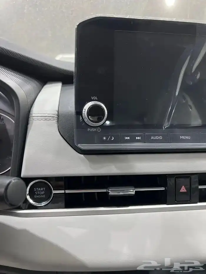 ميتسوبيشي اوتلاندر 2025 ب 96900 شامل 7 مقاعد بصمة عرض خااص 12