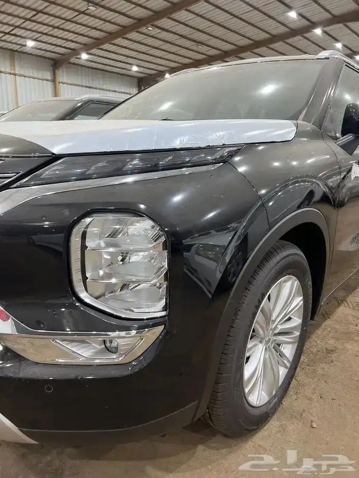 ميتسوبيشي اوتلاندر 2025 ب 96900 شامل 7 مقاعد بصمة عرض خااص 6