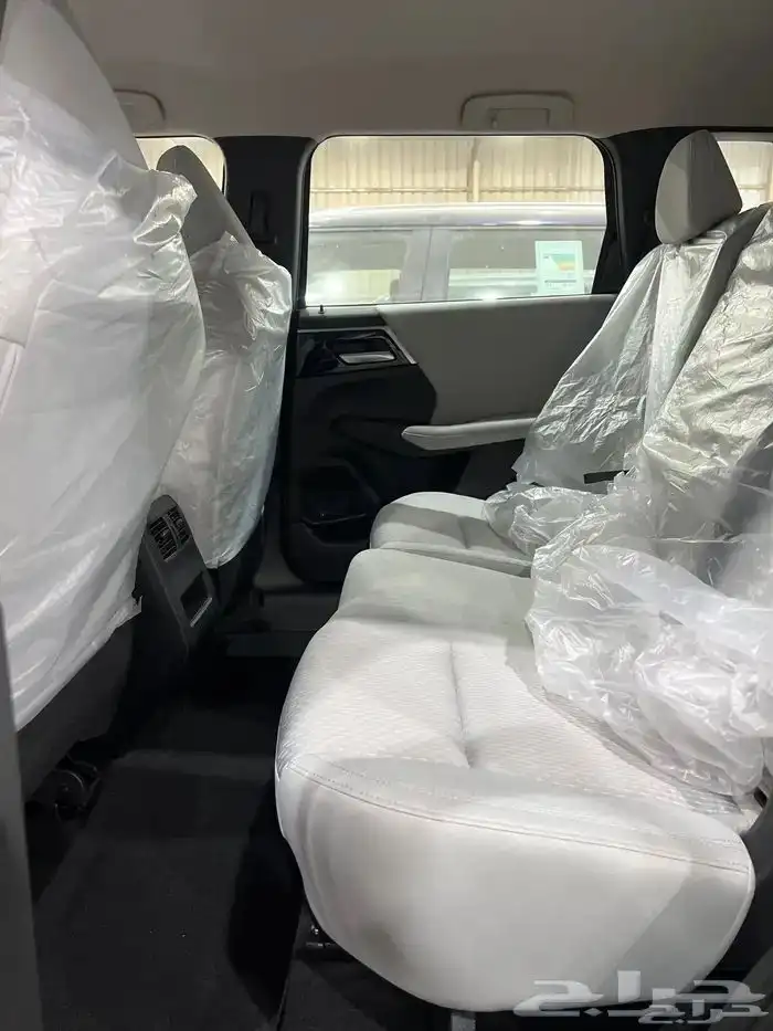 ميتسوبيشي اوتلاندر 2025 ب 96900 شامل 7 مقاعد بصمة عرض خااص 17