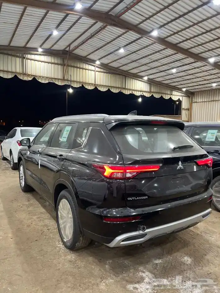 ميتسوبيشي اوتلاندر 2025 ب 96900 شامل 7 مقاعد بصمة عرض خااص 4