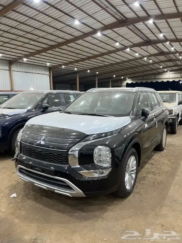 ميتسوبيشي اوتلاندر 2025 ب 96900 شامل 7 مقاعد بصمة عرض خااص 5