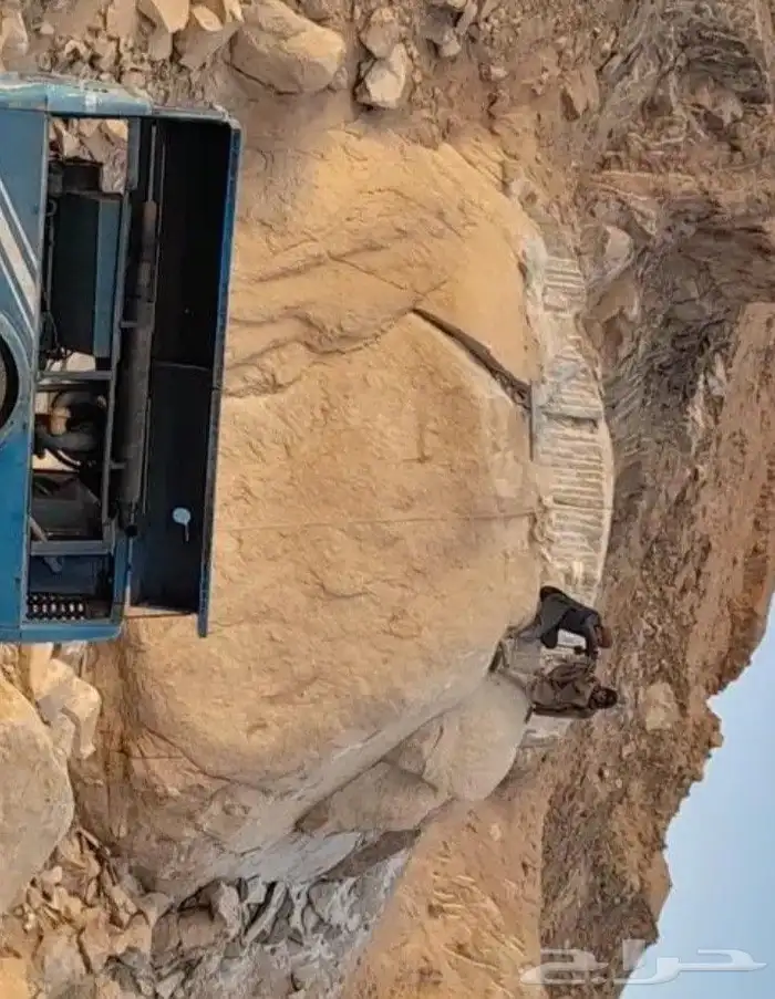 بوكلين للايجارحفر الاراضي وهدم العماير والبيوت الشعبي وتخريم 12