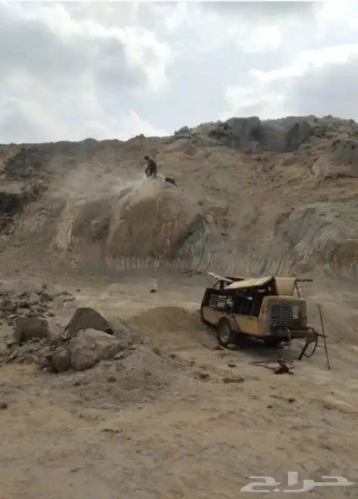 بوكلين للايجارحفر الاراضي وهدم العماير والبيوت الشعبي وتخريم 11