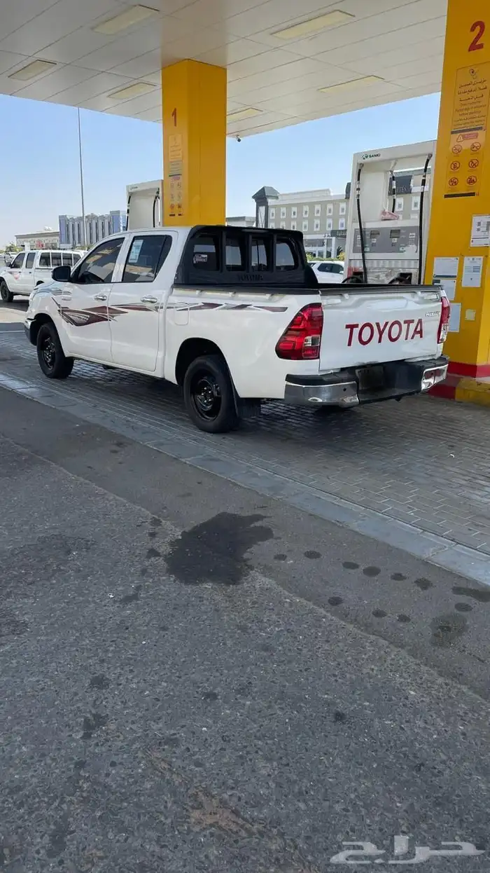 تويوتا هايلوكس للبيع 1