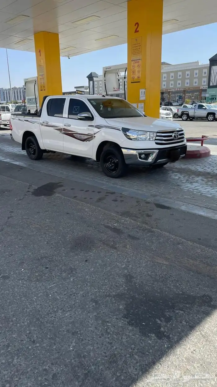 تويوتا هايلوكس للبيع 2