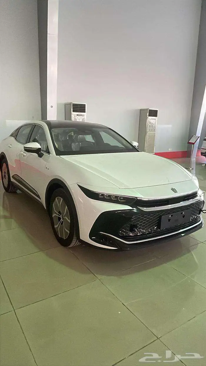 وارد اليحيى كراون بريميوم 2.5 لتر هجين فل رادار جلد 2026 1