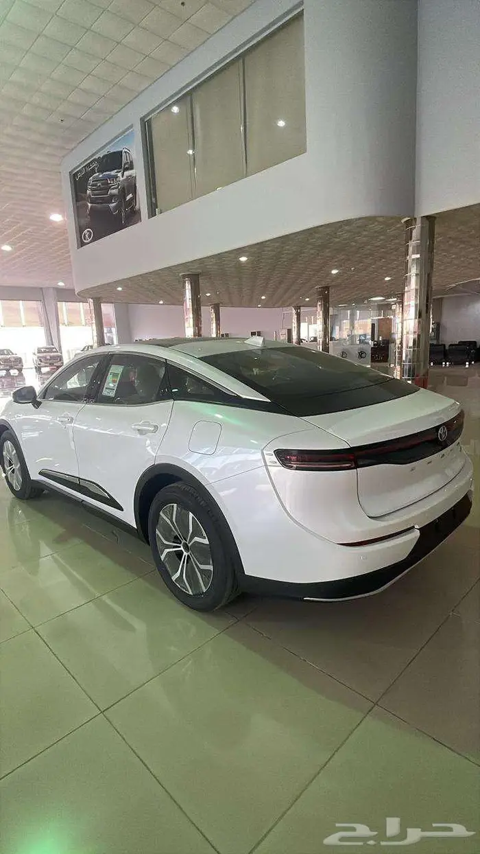 وارد اليحيى كراون بريميوم 2.5 لتر هجين فل رادار جلد 2026 5