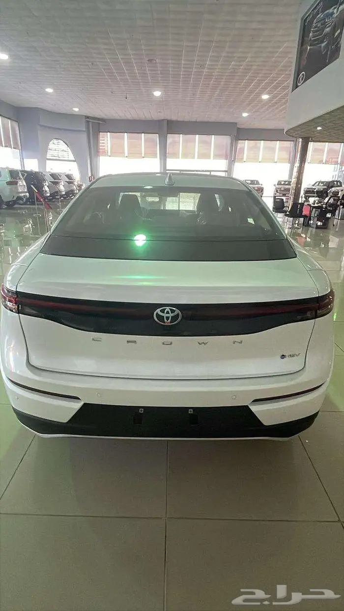وارد اليحيى كراون بريميوم 2.5 لتر هجين فل رادار جلد 2026 7