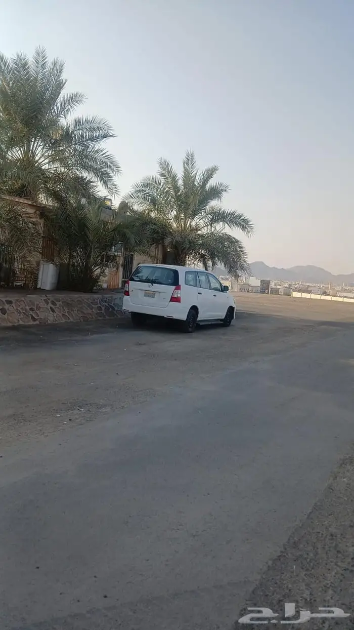 انوفا نظيفة للبيع في المدينة المنورة 0