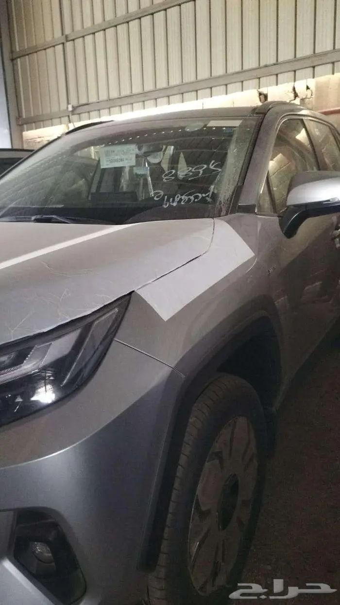 تويوتا راف فور ليمتد 2025 هايبرد سعودي فضي ميتالك 3