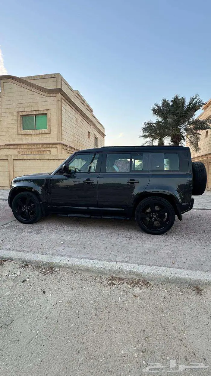لاند روفر ديفيندر 2024 HSE 11