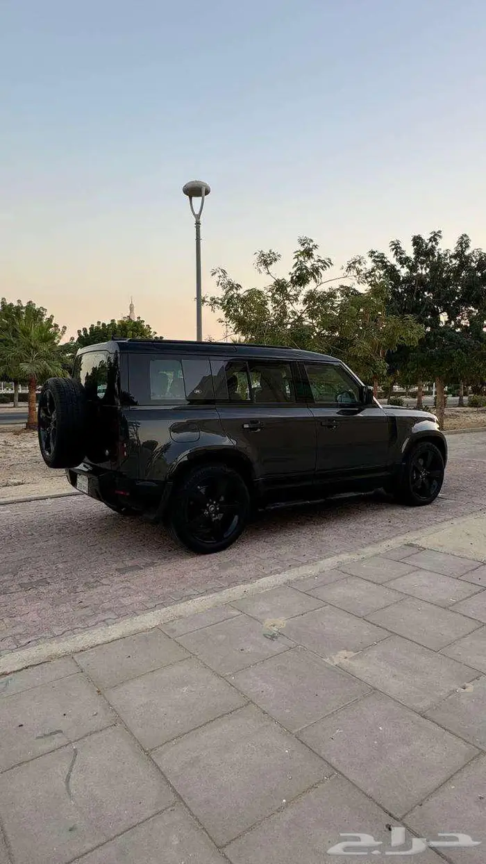 لاند روفر ديفيندر 2024 HSE 7