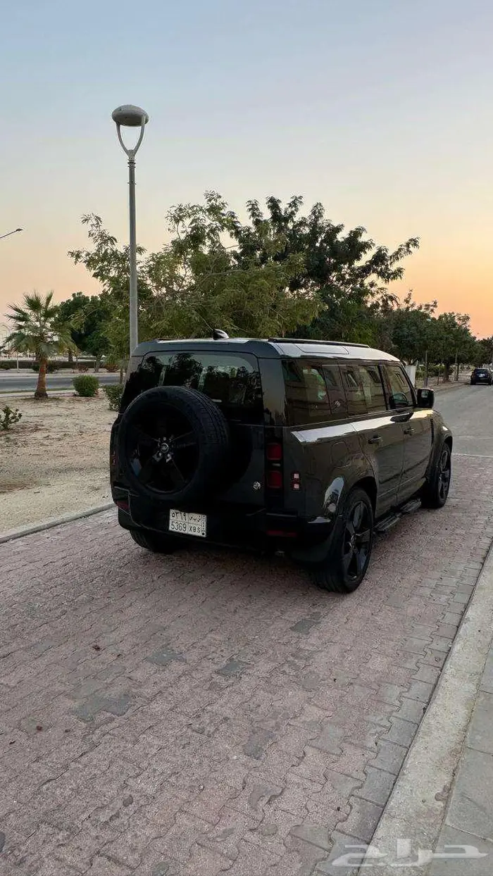 لاند روفر ديفيندر 2024 HSE 8