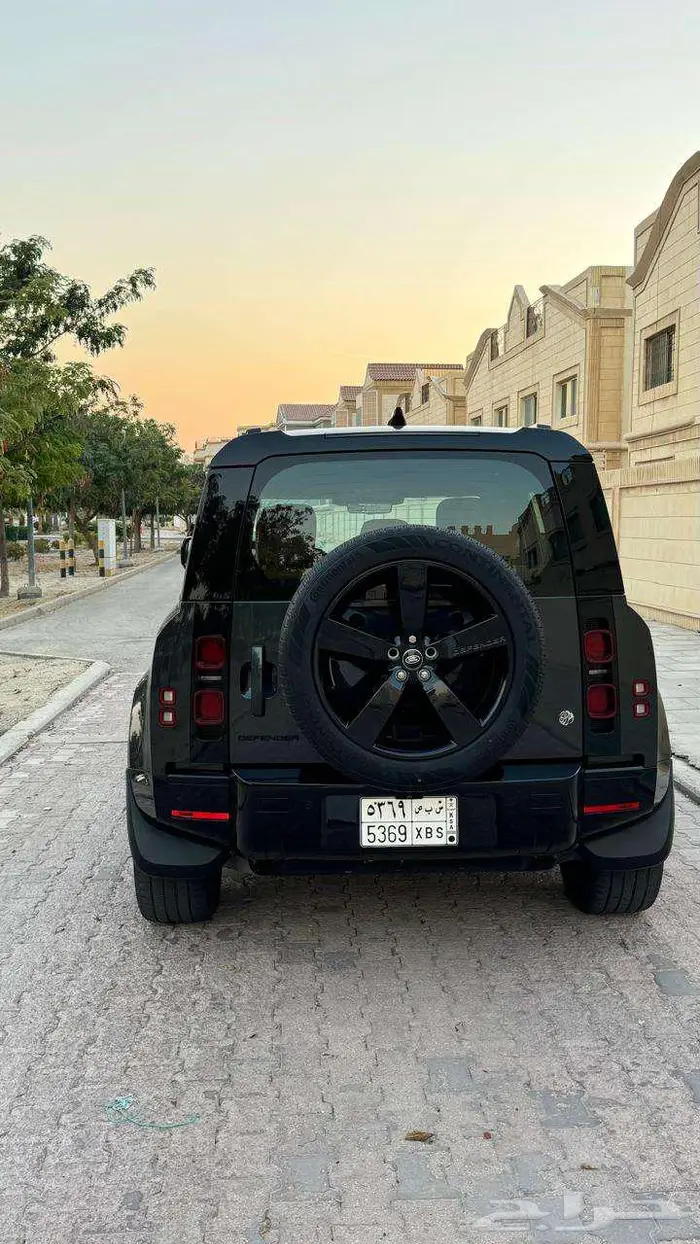 لاند روفر ديفيندر 2024 HSE 9