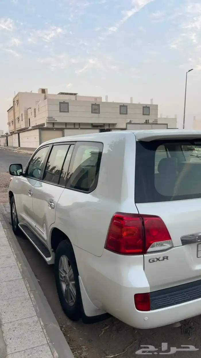 لاندكروزر GXR 8 سلندر 2014 جاهزة وكالة شرط الفحص عليك 4